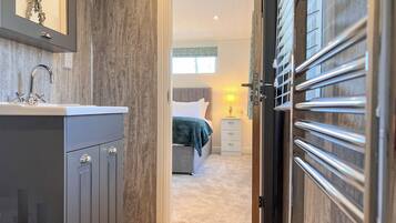 2 bedrooms, free WiFi