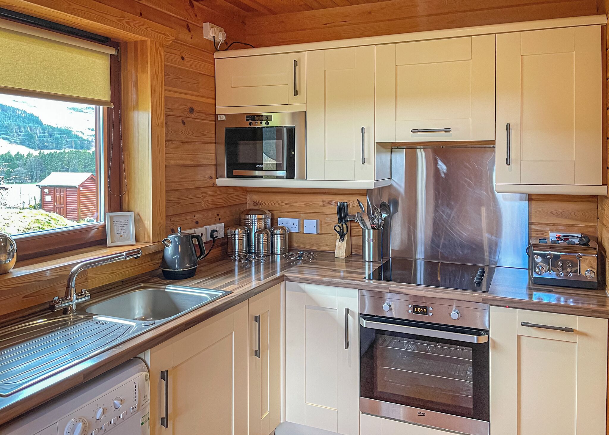 Fridge, oven, stovetop, toaster