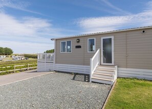 Exterior detail - Laidback Coastal 3 (Pet) (Holywell Bay)