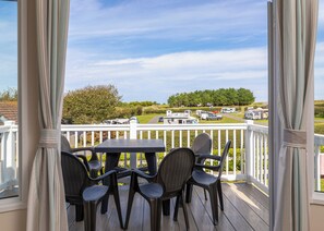 Outdoor dining - Laidback Coastal 3 (Pet) (Holywell Bay)
