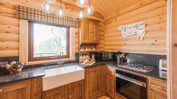 Réfrigérateur, four, plaque de cuisson, lave-vaisselle