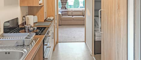 Fridge, oven, stovetop, toaster