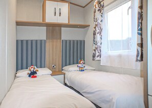 3 bedrooms, free WiFi - 12ft-wide caravan with one double and two twin. (Silloth)