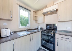 Fridge, oven, stovetop, toaster