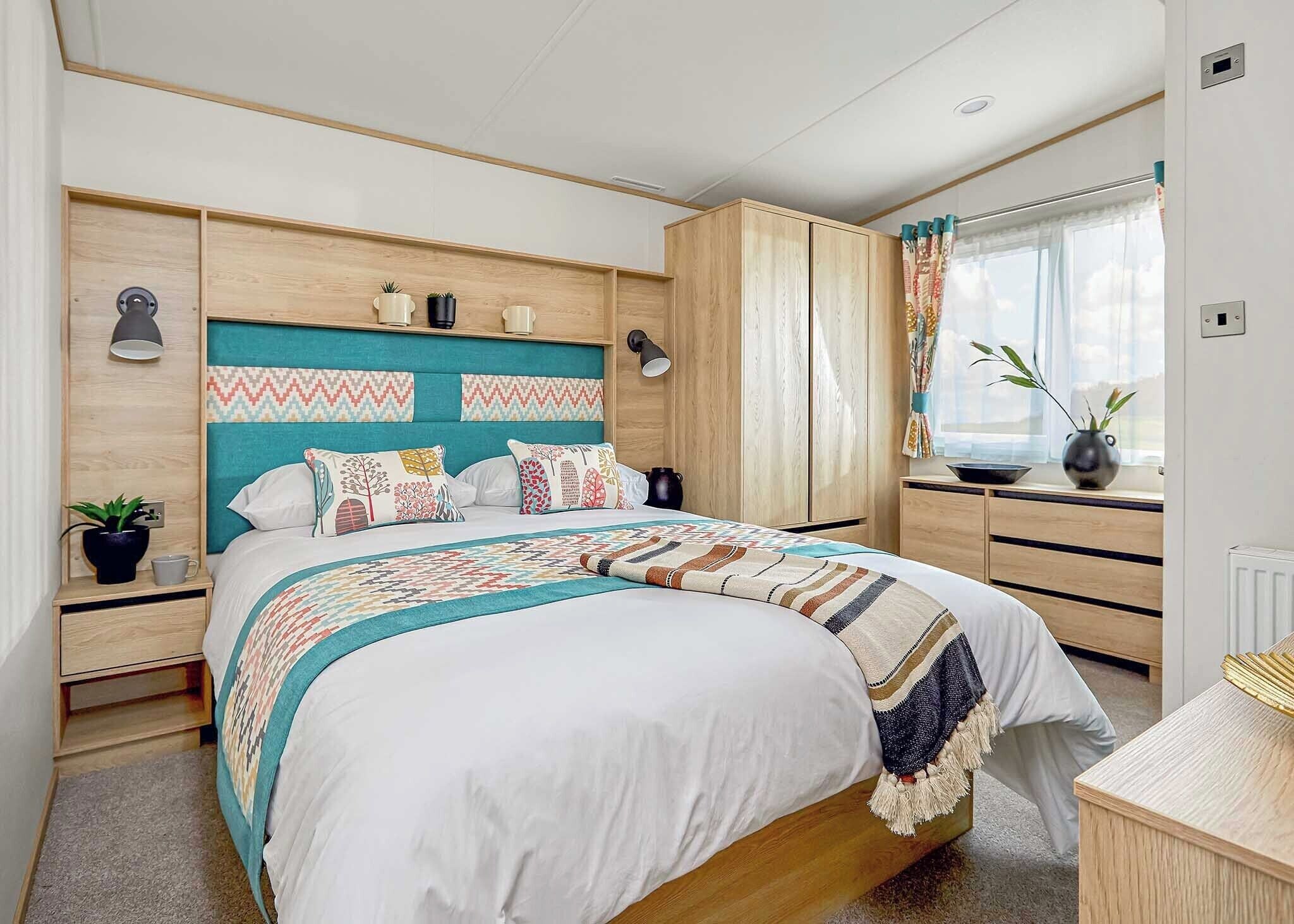 2 Bedroom Accommodation In Milford-on-sea, Nr Lymington - Lymington