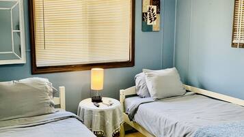 2 bedrooms, iron/ironing board, free WiFi, bed sheets