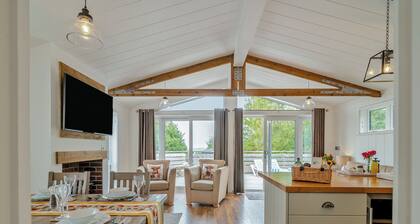 2 bedroom accommodation in Cannington