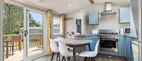 Fridge, oven, stovetop, toaster