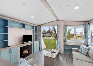 TV - Well equipped modern caravan. (Reynalton, Nr Narberth)