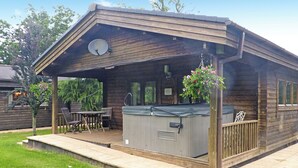Unclassified image, 5 of 5, button - Spacious timber lodge with one double and one single in one room. (Kentisbeare, Nr Cullompton)