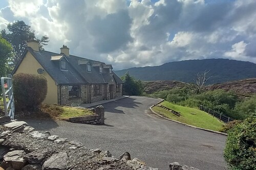 Cuckoo Tree House, Glengarriff, Beara Peninsula
