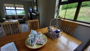 Dining - Cuckoo Tree House, Glengarriff, Beara Peninsula (Glengarriff)