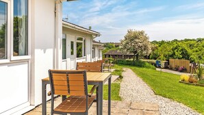 Outdoor dining - 1 bedroom accommodation in Nr St Austell (Nr St Austell)