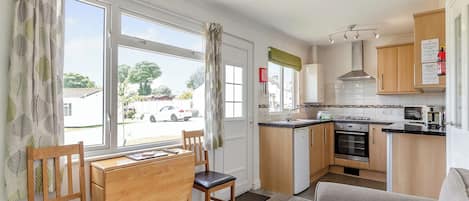 Fridge, oven, stovetop, toaster