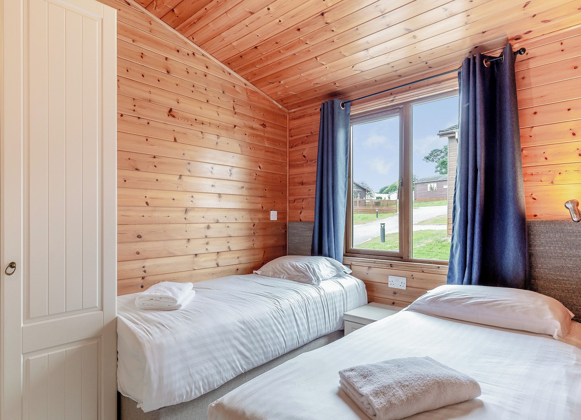 2 bedrooms
