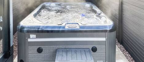 Tina de hidromasaje al aire libre