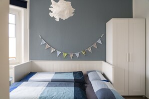 4 chambres, fer et planche à repasser, lit parapluie, Wi-Fi gratuit