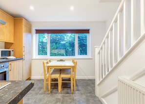 Kühlschrank, Ofen, Herdplatte, Toaster