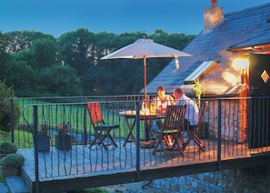 Unclassified image, 2 of 6, button