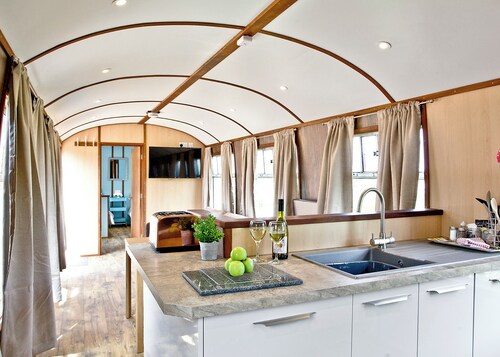 Brunel Boutique Railway Carriage 5