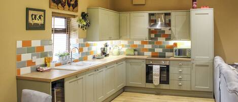 Refrigerador, horno, parrilla de estufa y lavavajillas