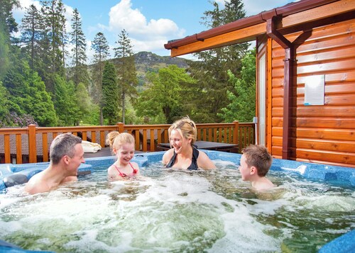 Luxury 3 bed Hot Tub Lodge (Pet)