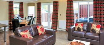 Luxury 3 bed Hot Tub Lodge (Pet)