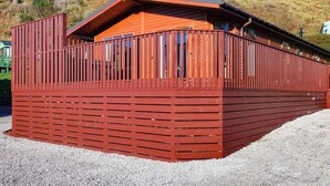 Exterior - Luxury 3 bed Hot Tub Lodge (Pet) (Lochgoilhead, on the Drimsynie Estate, Argyll)