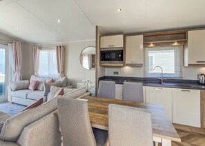 Interior - Spacious and contemporary holiday home providing superb space and comfort. (Lendalfoot)