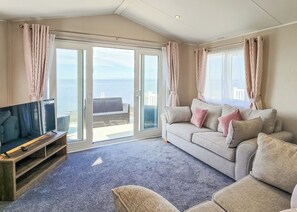 Living area - Spacious and contemporary holiday home providing superb space and comfort. (Lendalfoot)