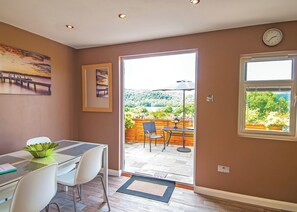 Dining - Lodge with one king-size double with TV. (Newby Bridge, Lake Windermere)