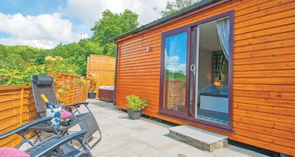 Lodge with one king-size double with TV.