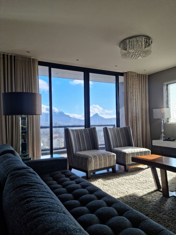 Standard Apartment, 2 Bedrooms | Living area