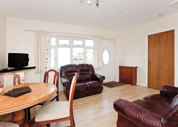 Living area - Bungalow with one double and one single. (Trearddur Bay, Holyhead)