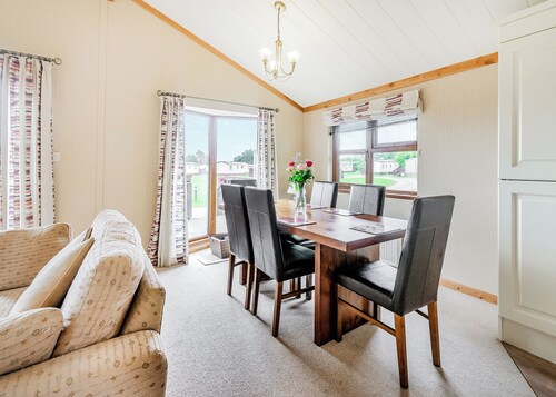 The Lintrathen Lodge, sleeps up to six, with one double and two twin rooms.