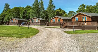 The Lintrathen Lodge, sleeps up to six, with one double and two twin rooms.