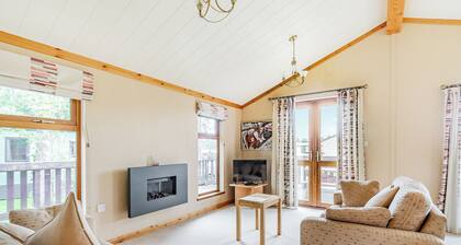 The Lintrathen Lodge, sleeps up to six, with one double and two twin rooms.