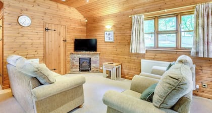 Luxury lodge with one king-size double and one twin.