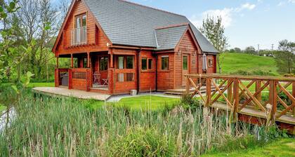 Stunning lodge built on the edge of the lake.