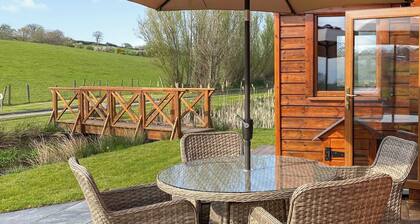Stunning lodge built on the edge of the lake.