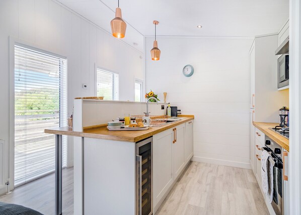 Oven - 1 bedroom accommodation in Cannington (Cannington)