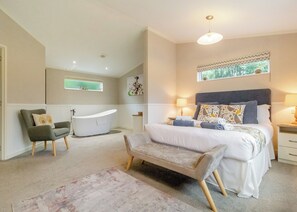 1 bedroom, free WiFi - Luxury boutique style lodge perfect for couples. (Beetley, Dereham)