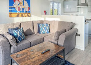 TV - New for 2022. Fabulous one bedroom lodge with super king-size bed. (Easingwold)