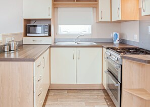 Fridge, oven, stovetop, toaster