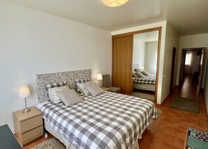 2 soverom, strykejern/-brett, wi-fi (inkludert) og sengetøy