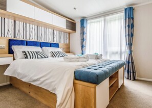 3 bedrooms, free WiFi - Luxury Lodge Hot Tub (Pet) (Potterhanworth)