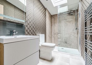 Bathroom - Luxury Lodge Hot Tub (Pet) (Potterhanworth)