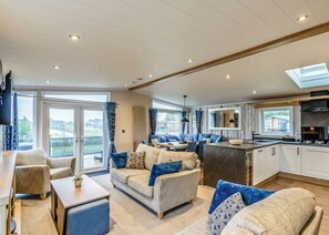 Living area - Luxury Lodge Hot Tub (Pet) (Potterhanworth)