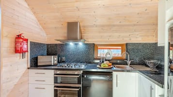 Refrigerador, horno, parrilla de estufa y lavavajillas