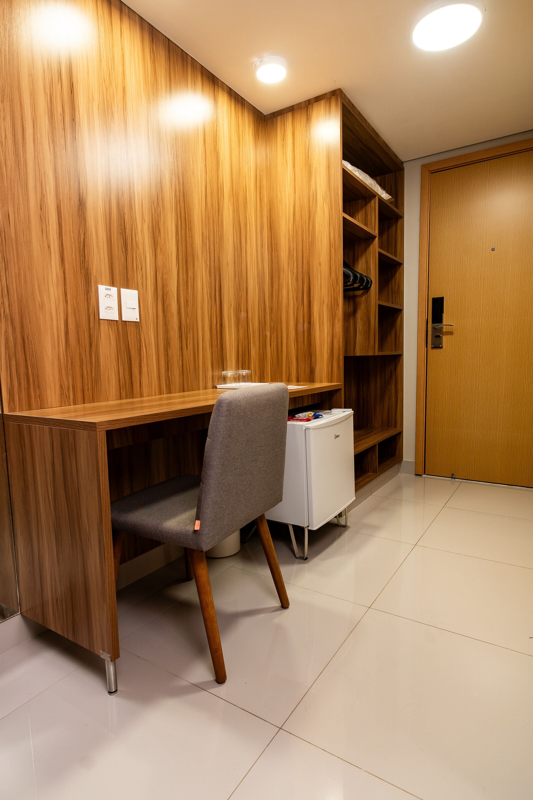 1 bedroom, minibar, desk, laptop workspace